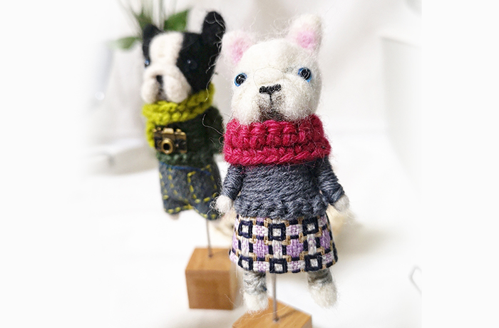 羊毛フェルトフレンチブルドッグブローチ